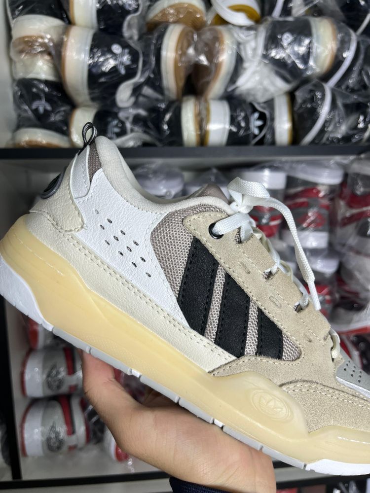 Adi 2000 Off/branco