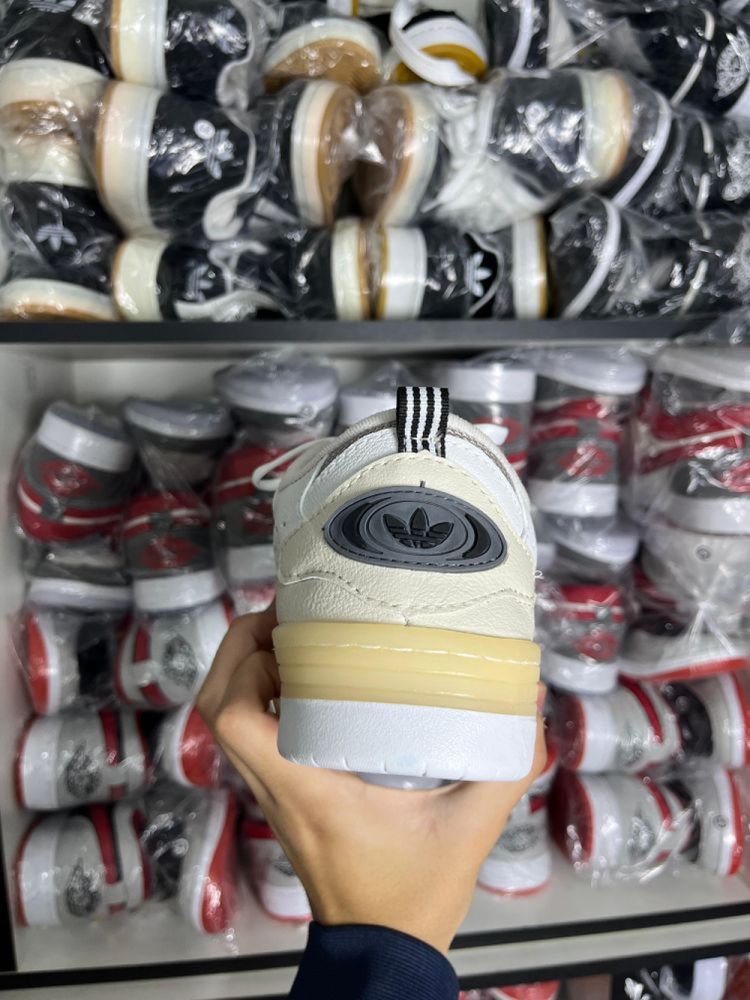 Adi 2000 Off/branco
