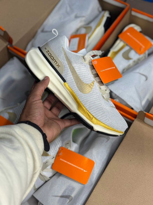Nike ZoomX Branco/Dourado
